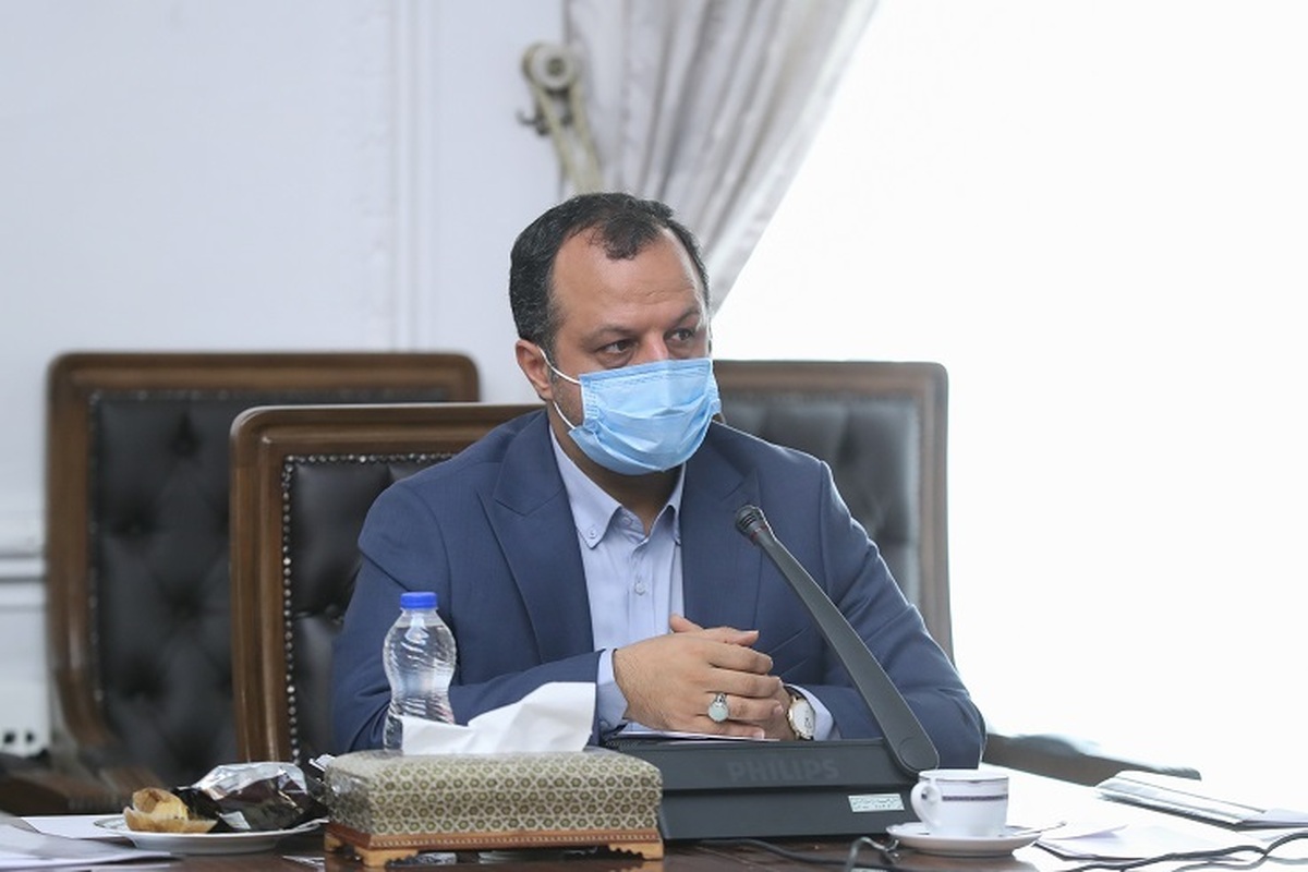 پیگیری وضعیت دریافت‌کنندگان مجوز کسب و کار توسط وزیر اقتصاد