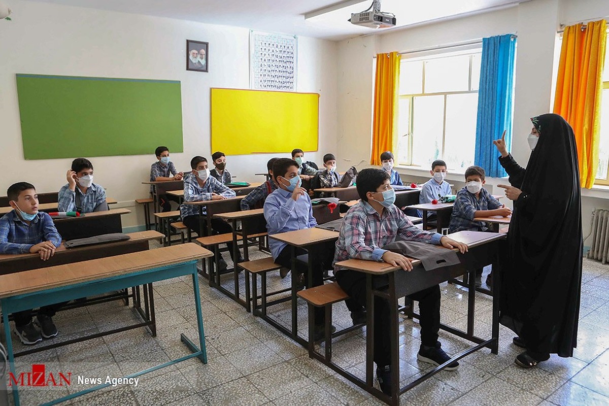 نگرانی از تراکم جمعیت دانش‌آموزان در کلاس‌های مدارس تهران