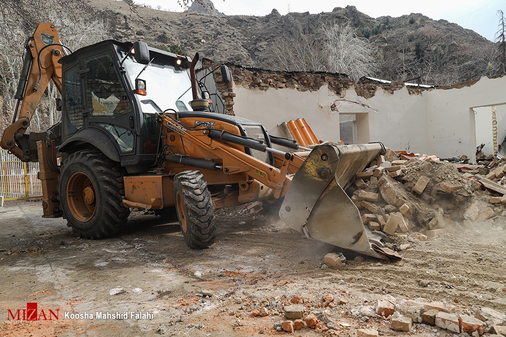 نگاهی به اقدام مهم دستگاه برای حمایت از حقوق عامه/آزادسازی حاشیه رودخانه کرج؛ از تخریب ساخت‌وسازهای نهادهای حاکمیتی تا ساخت اولین تفرجگاه عمومی «پارکرود»