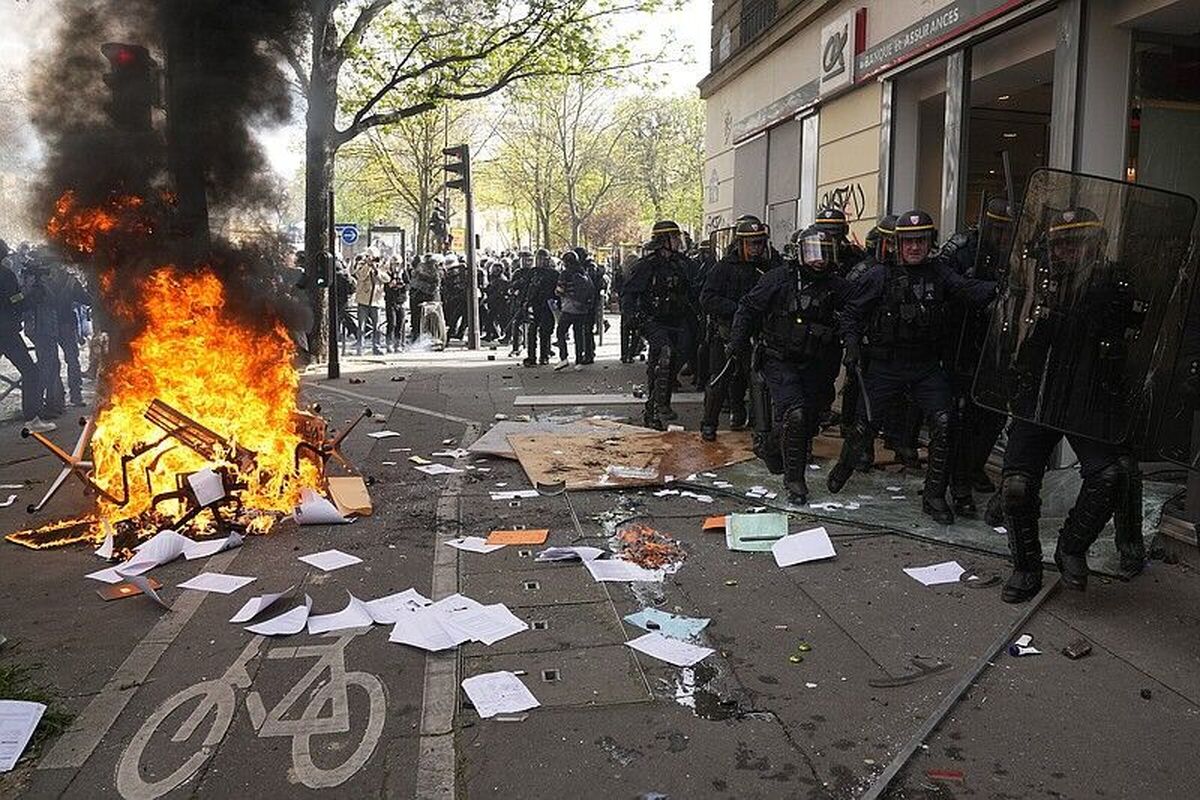 ۱۱۱ معترض فرانسوی در جریان تظاهرات در اعتراض به اصلاحات قانون بازنشستگی بازداشت شدند