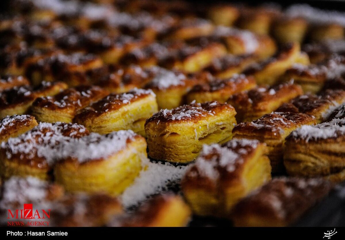 محاسبه وزن جعبه با شیرینی، مصداق کم‌فروشی است