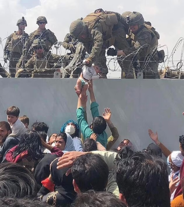 تنش میان کاخ سفید و جمهوری‌خواهان بر سر موضوع خروج فاجعه‌بار آمریکا از افغانستان