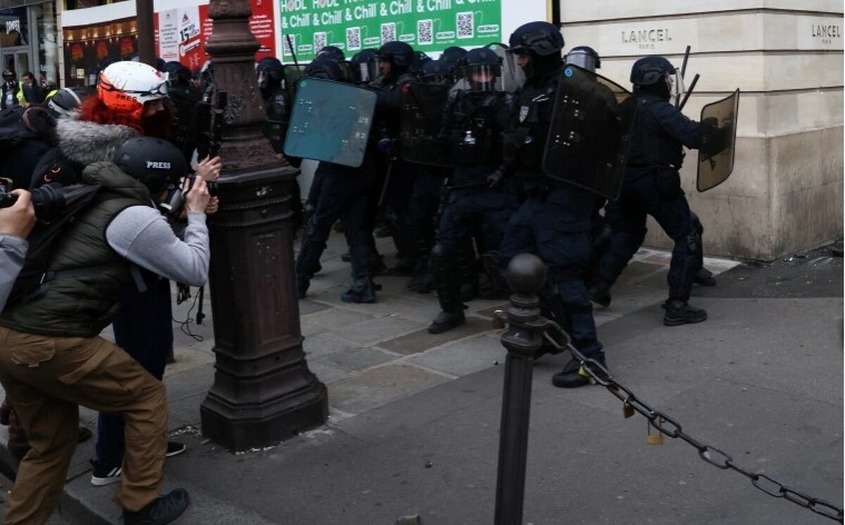 تشدید انتقاد‌ها از خشونت پلیس فرانسه علیه روزنامه نگاران