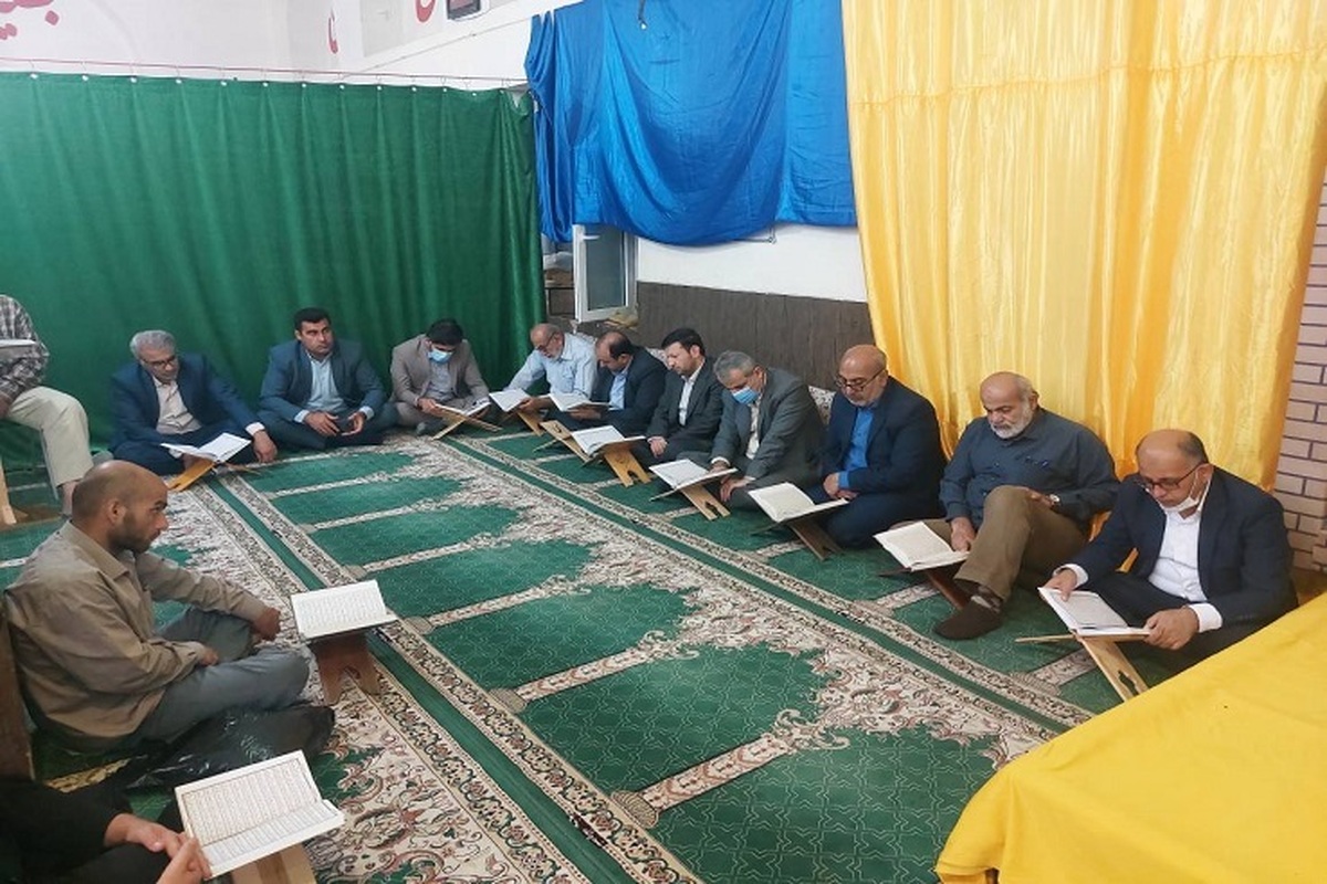 رئیس کل دادگستری استان بوشهر با حضور در مسجد قرآن بوشهر به مشکلات قضایی مردم رسیدگی کرد