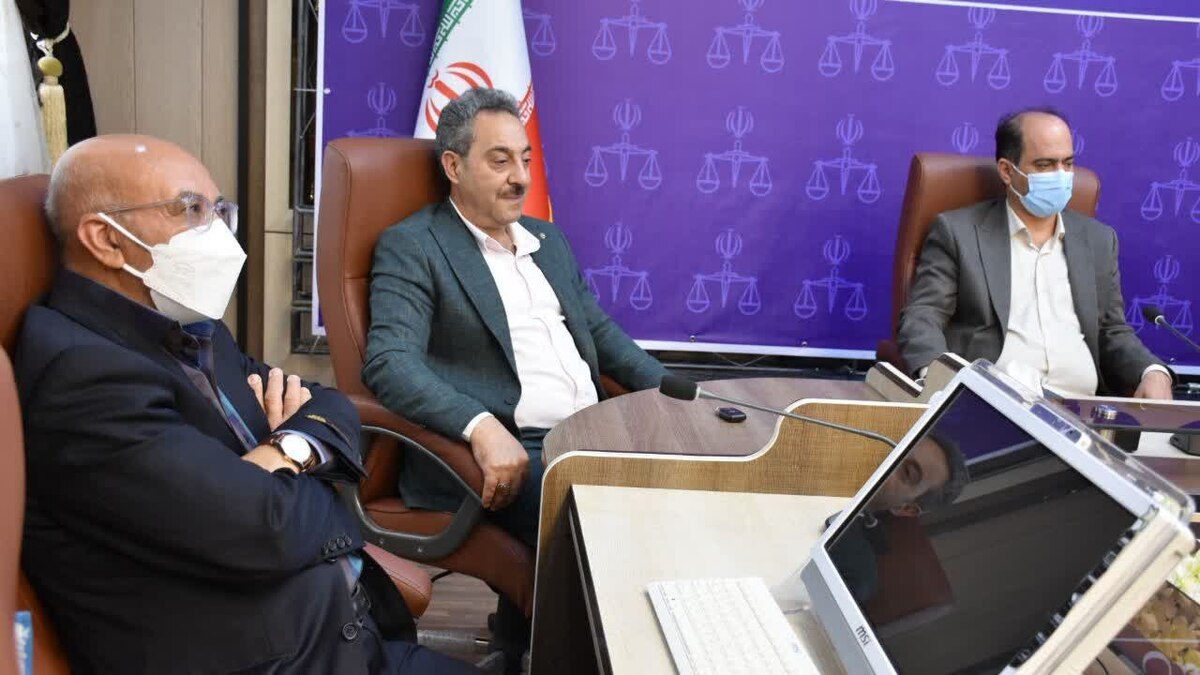 برگزاری مراسم تحلیف برگزیدگان نخستین دوره داوران حرفه‌ای دادگستری استان هرمزگان