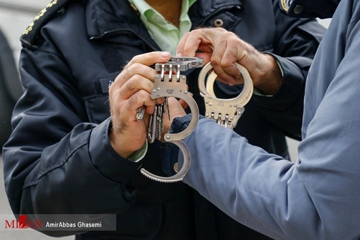 کلاهبردار حرفه‌ای با ۲۹ فقره پرونده کلاهبرادری در سیرجان دستگیر شد