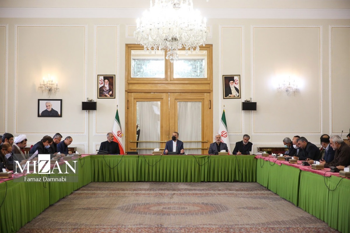 نشست هم اندیشی اعضای کمیسیون امنیت ملی و سیاست خارجی مجلس با وزیر امور خارجه