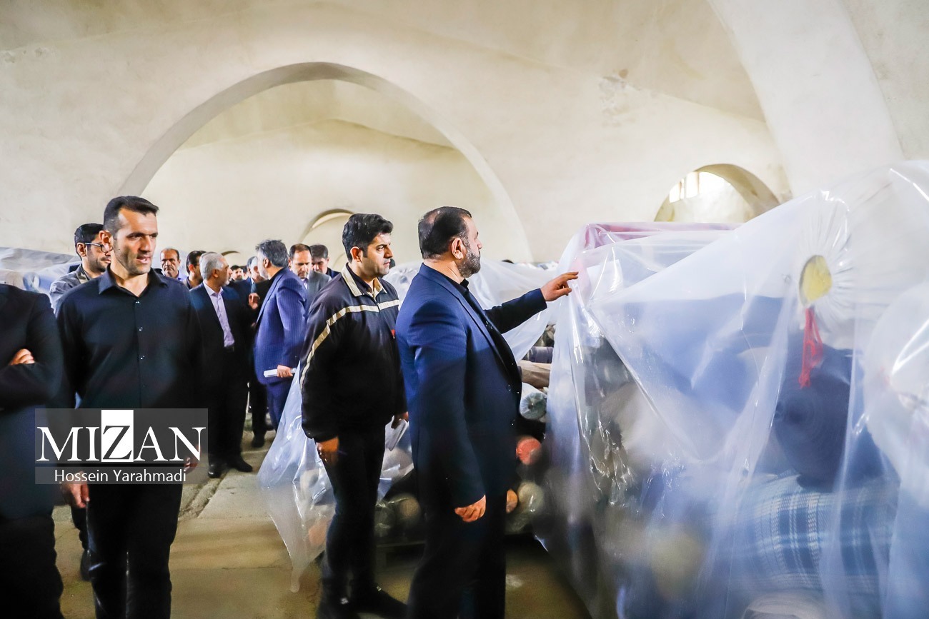 بازدید دادستان تهران از انبارهای گمرک جنوب تهران/ صالحی: ۶ هزار و ۴۱۸ ردیف کالا بالغ بر ۳ هزار و ۸۰۰ میلیارد تومان در سال گذشته تعیین تکلیف شدند/ دستور دادستان تهران برای پیگیری آرای صادره توسط شعبات تعزیرات حکومتی تهران و تعیین تکلیف کالاهای موجود در انبارهای گمرک جنوب تهران بازدید دادستان تهران از انبارهای گمرک جنوب تهران/ صالحی: ۶ هزار و ۴۱۸ ردیف کالا بالغ بر ۳ هزار و ۸۰۰ میلیارد تومان در سال گذشته تعیین تکلیف شدند/ دستور دادستان تهران برای پیگیری آرای صادره توسط شعبات تعزیرات حکومتی تهران و تعیین تکلیف کالاهای موجود در انبارهای گمرک جنوب تهران