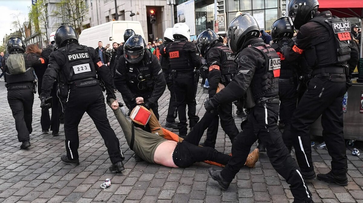 طوفان سیاسی در فرانسه/خشونت پلیس علیه معترضان در چند پرده