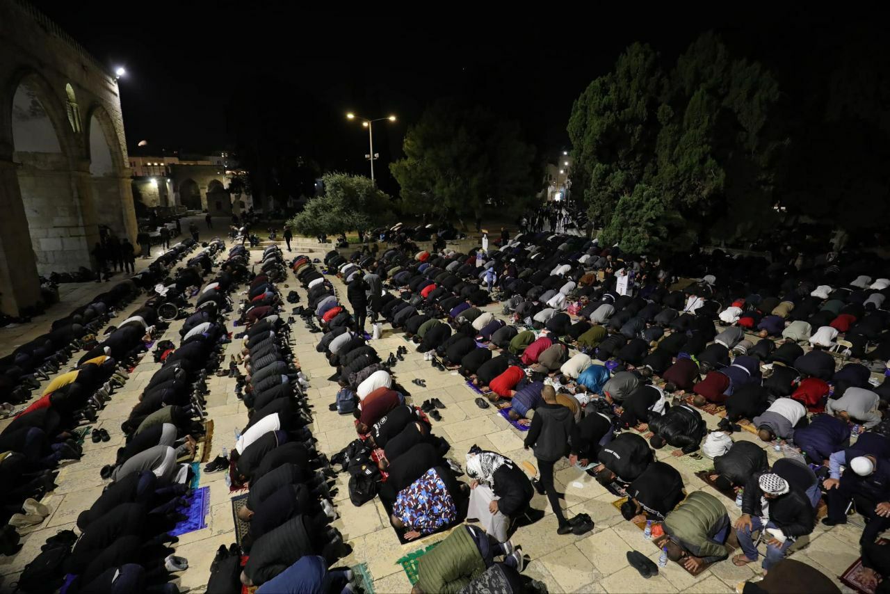 حضور هزاران فلسطینی در مسجد الاقصی/ بازداشت ۳ کودک فلسطینی در قدس اشغالی