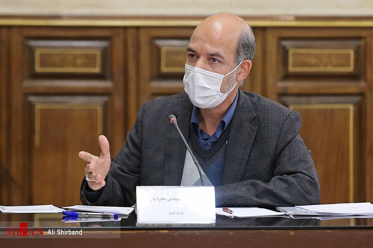 محرابیان: ادارات و صنایع ملزم به استفاده از برق تجدیدپذیر هستند