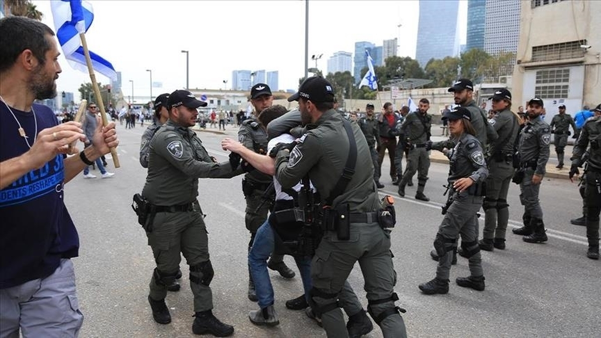 برپایی تظاهرات در اعتراض به کودتای قضایی نتانیاهو/  پلیس رژیم صهیونیستی حداقل ۷۵ معترض را بازداشت کرد