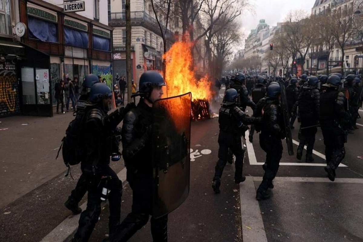 تظاهرات میلیونی در فرانسه/ درگیری شدید میان پلیس و معترضان