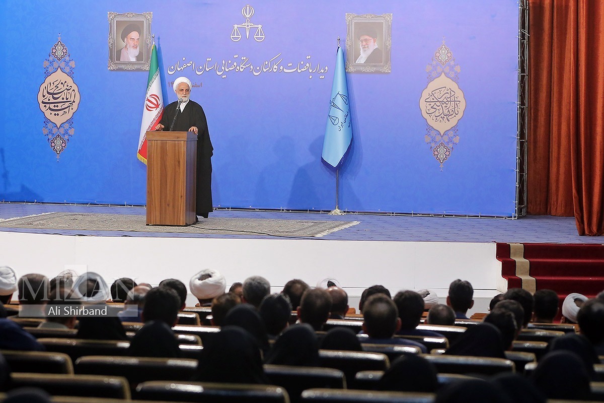 نگاهی به سفر‌های استانی رئیس قوه قضاییه در سال ۱۴۰۱/ انجام ۸ سفر رئیس عدلیه برای رسیدگی بدون واسطه به مشکلات مردم/ تاکید رئیس دستگاه قضا بر حل مسائل مطرح شده در سفرهای استانی