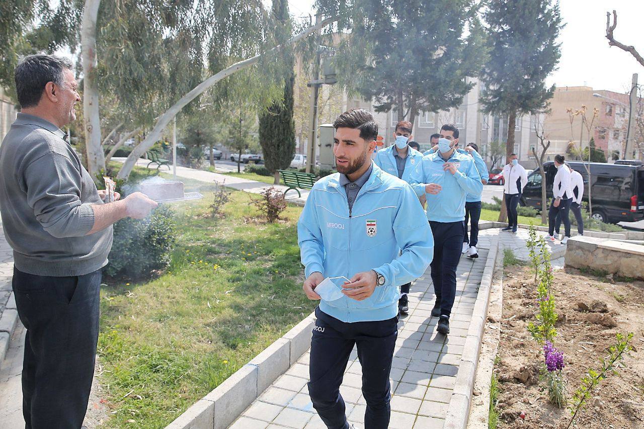 روز متفاوت شاگردان قلعه‌نویی؛ حضور بازیکنان تیم ملی در دو مرکز خیریه + تصاویر