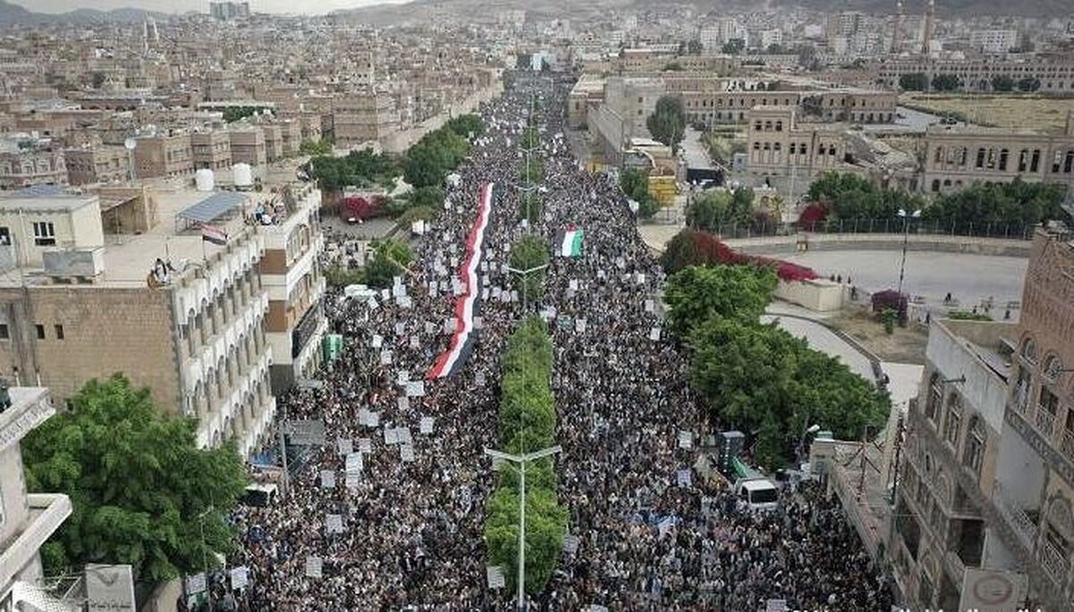 راهپیمایی مردم یمن در نهمین سالگرد تجاوز به این کشور