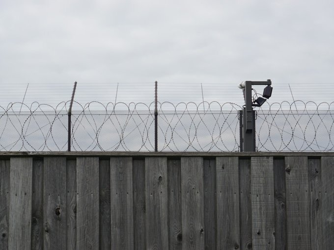 نحوه برخورد دانمارک با پناهجویان؛ در مرکز البیک چه می‌گذرد؟