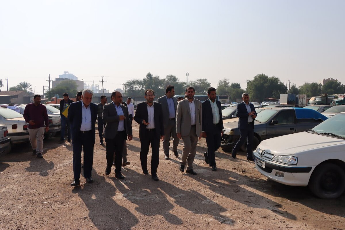رئیس کل دادگستری خوزستان از پارکینگ وسایل نقلیه توقیفی در پرونده‌های مواد مخدر بازدید کرد