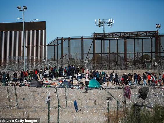 بحران در مرز‌های جنوبی آمریکا/ حضور پناهجویان رکورد زد