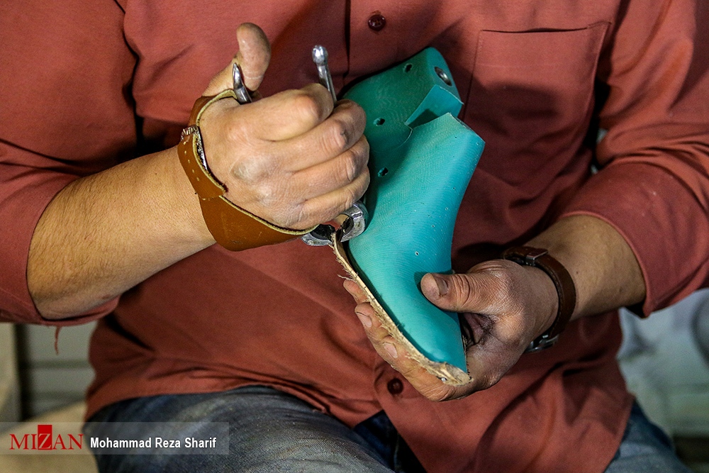 ایجاد اشتغال یک مددجو مالی غیر عمد برای ۴۳۰ زندانی و ۲۶ محکوم رأی باز /اشتغال ۹۹ درصدی مددجویان در شرکت پستایی دوزی اراک/نیازمند حمایت و پشتیبانی برای فروش محصولات ساخت دست زندانیان هستیم