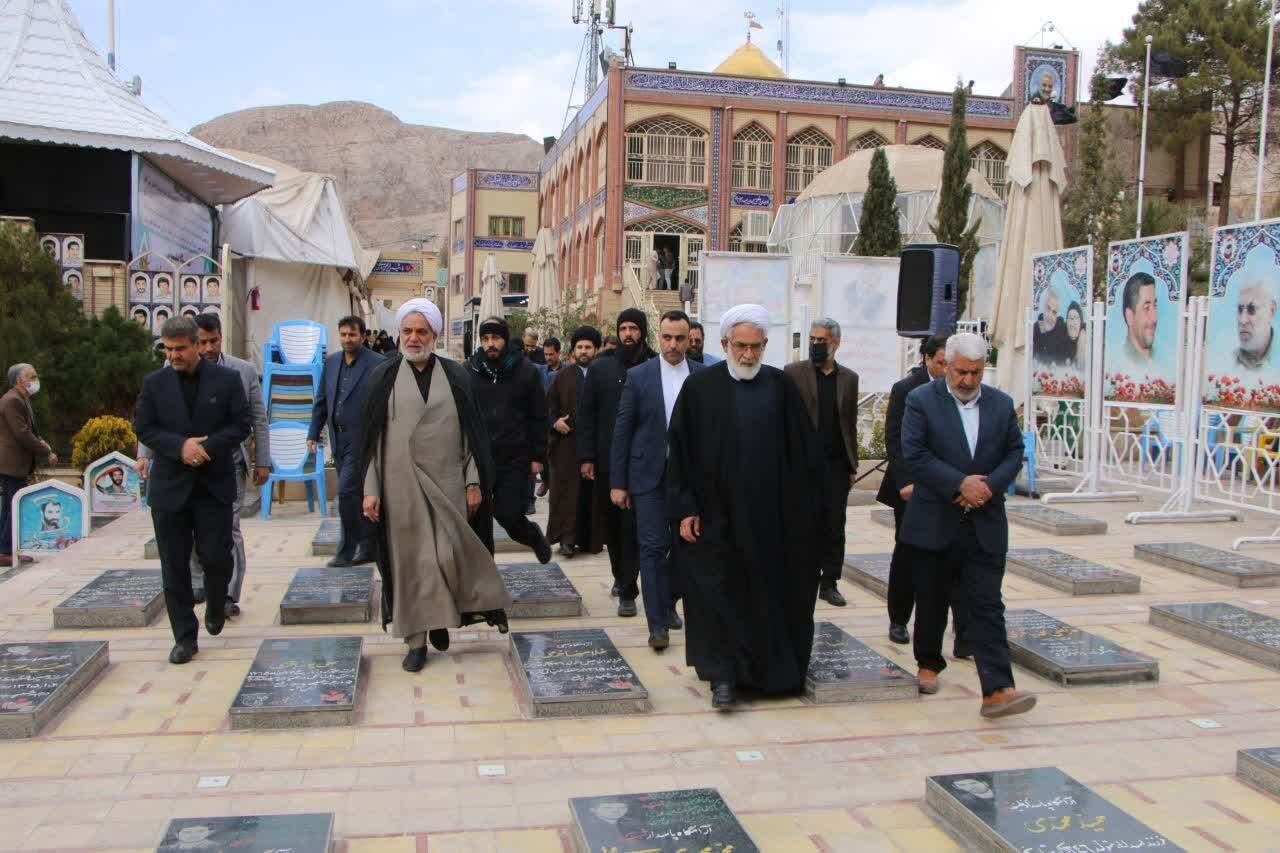 ادای احترام رئیس دیوان عالی کشور به مقام شامخ شهید سلیمانی و شهدای حادثه تروریستی کرمان