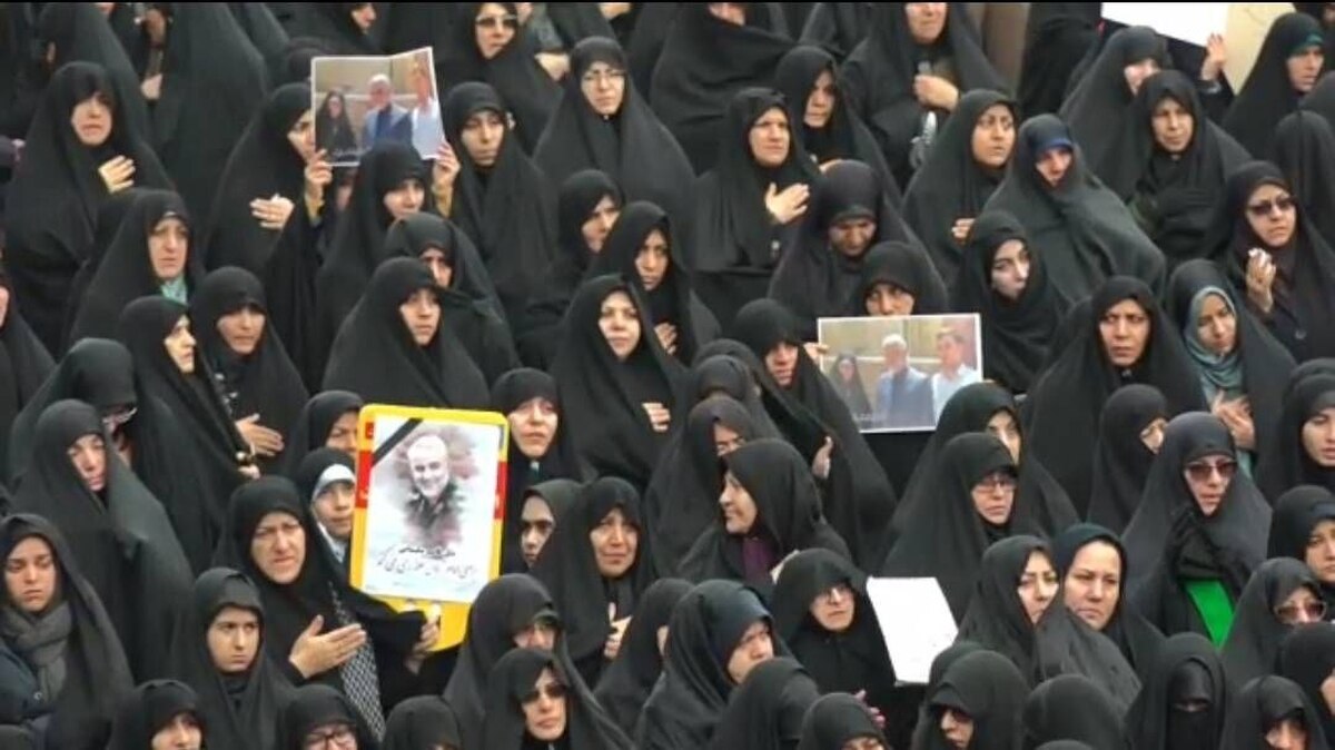 «قصه این است»؛ روایت مهر و ارادت به حاج قاسم از کانادا تا مزار شهدای کرمان