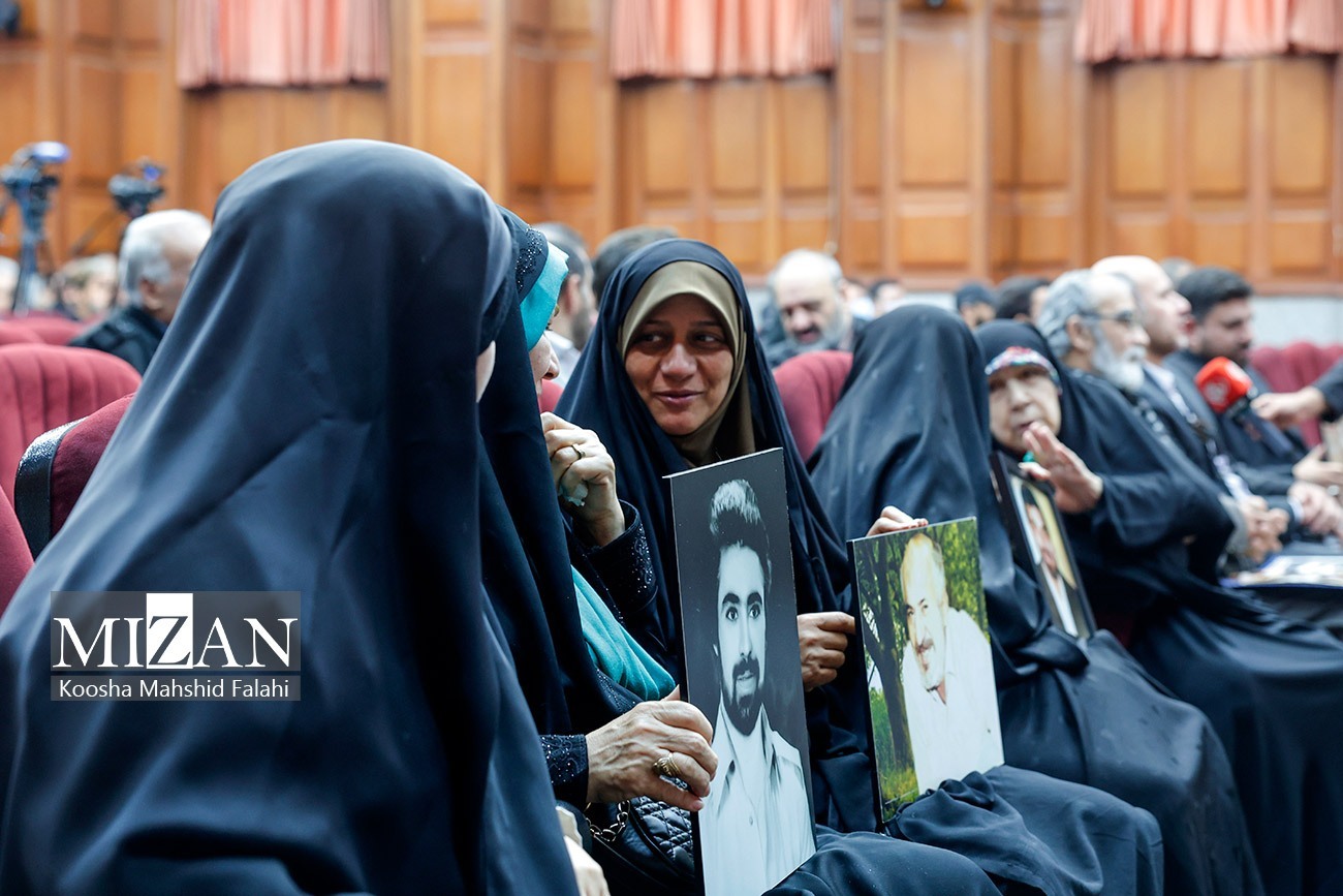 پنجمین جلسه دادگاه رسیدگی به اتهامات سرکردگان گروهک تروریستی منافقین/ هدایت تیم ترورِ امیر سپهبد علی صیاد شیرازی بر عهده چه کسی بود؟/ نماینده دادستان: دو گروه تروریستی منافقین و داعش شباهت‌های بسیاری با هم دارند