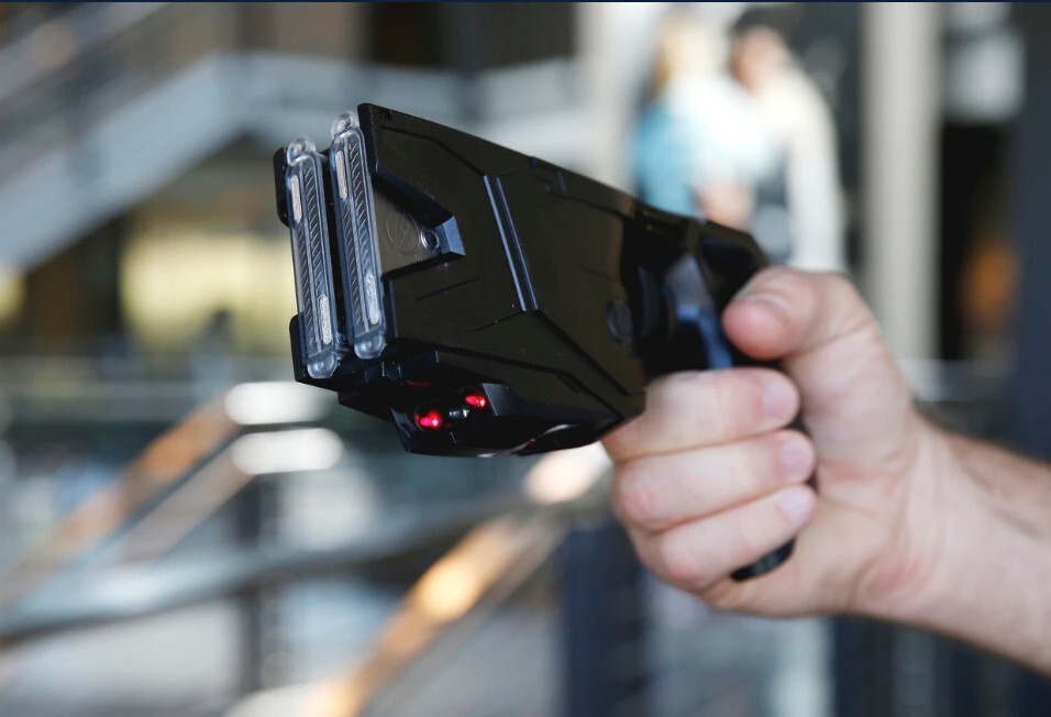 تِیزر؛ سلاح مرگ در دستان پلیس کشورهای غربی