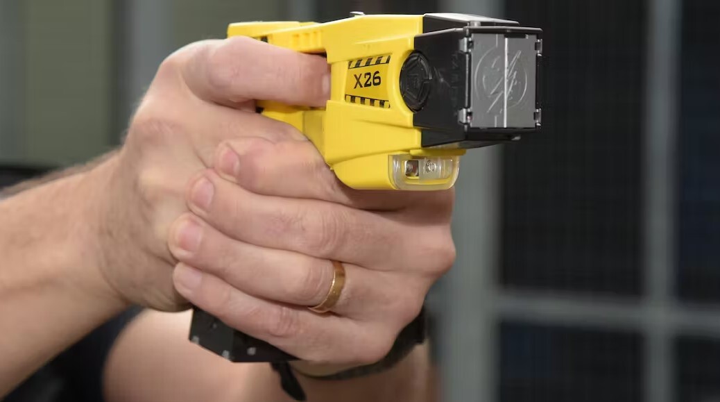 تِیزر؛ سلاح مرگ در دستان پلیس کشورهای غربی