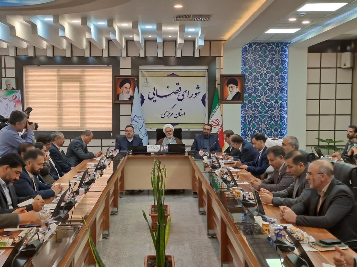 تحویل ۷ هزار و ۴۰۰ فقره سند مالکیت واحد صنعتی شهرک‌های کاوه و احمدآباد/ تثبیت و صدور ۳ هزار فقره سند مالکیت در راستای نهضت ملی مسکن