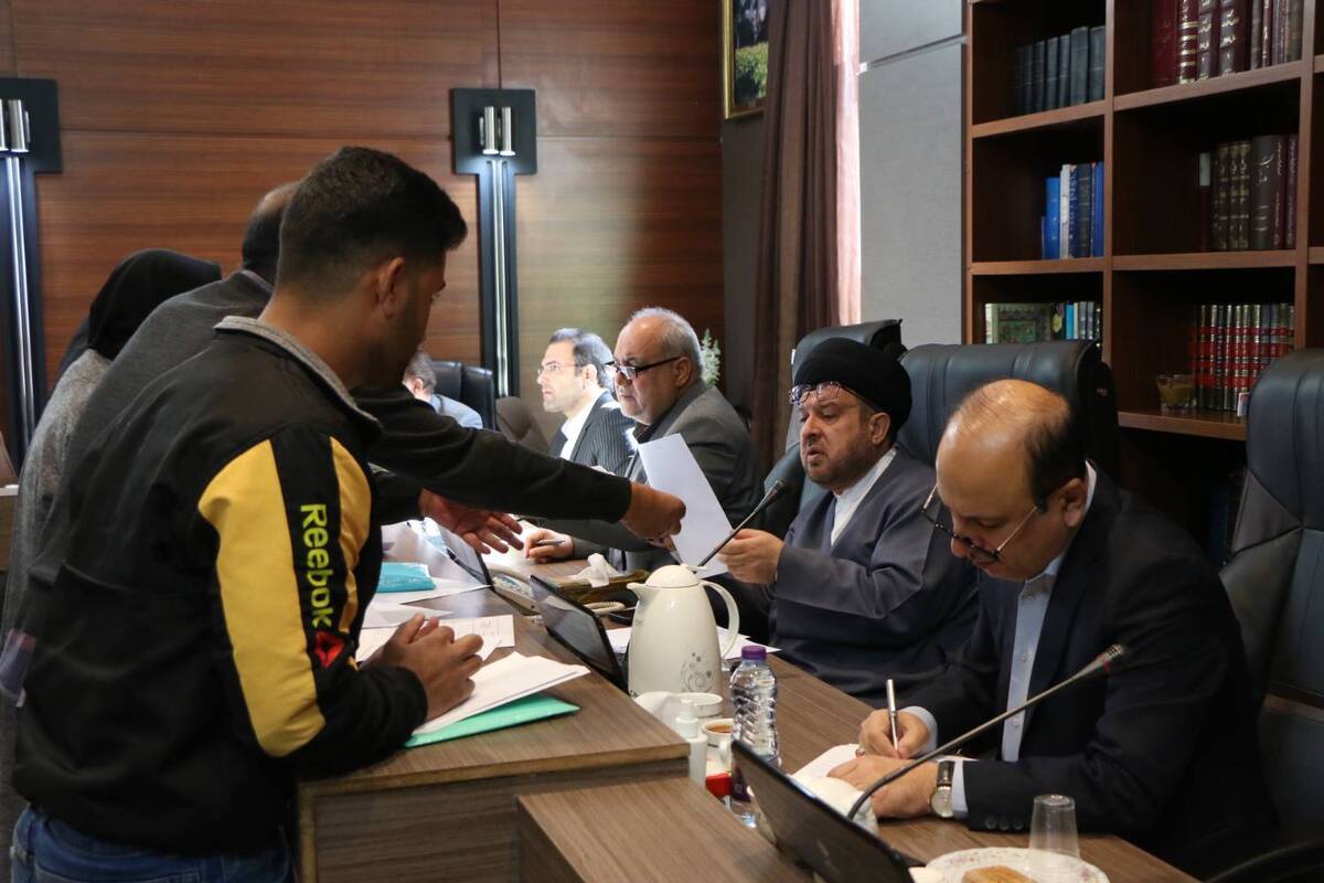 مسئولان قضایی دادگستری فارس به درخواست ۷۳ نفر از مراجعان در ملاقات مردمی رسیدگی کردند
