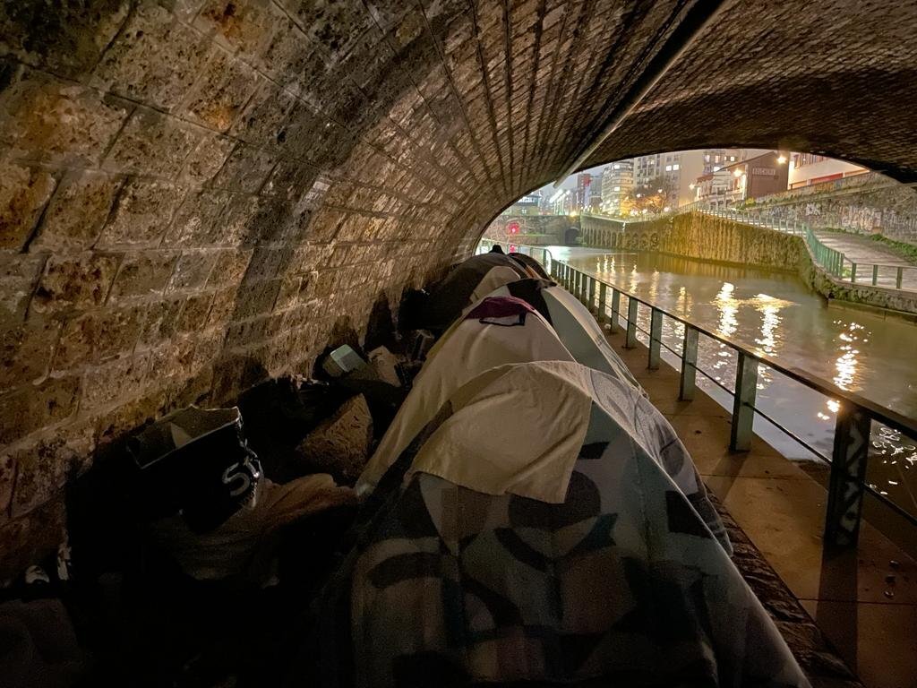 سایه سنگین سرمازدگی بر سر بی‌خانمان‌های اروپایی؛ بی‌خانمان‌ها مرگ را بر زندگی در پناهگاه‌ها ترجیح می‌دهند