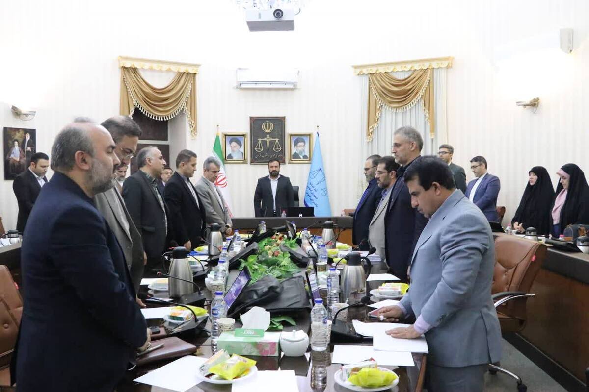 تقدیر دادستان تهران از کمک نوع دوستانه خانواده شهید انصاری به آزادی محکومان مالی