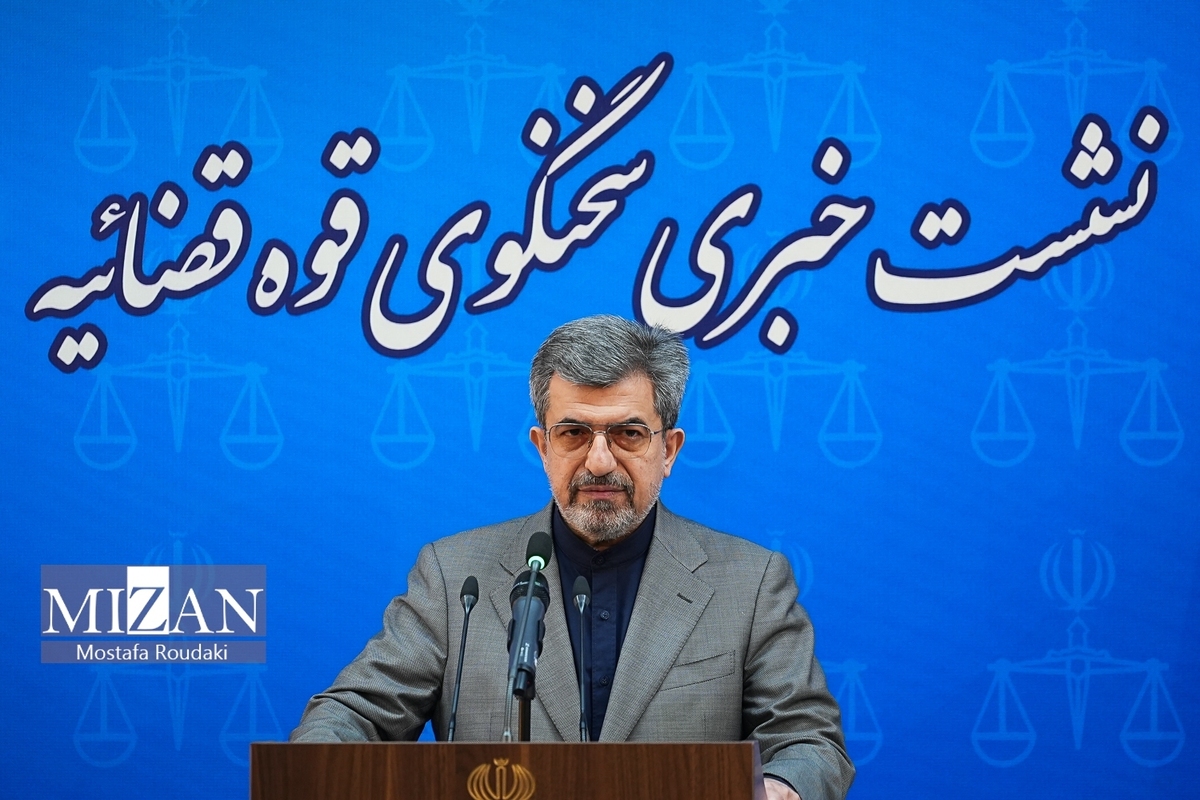 عوامل متعددی از سرکردگان حادثه تروریستی کرمان بازداشت شدند/ آخرین وضعیت پرونده تخلفات مدیران سابق بانک مرکزی