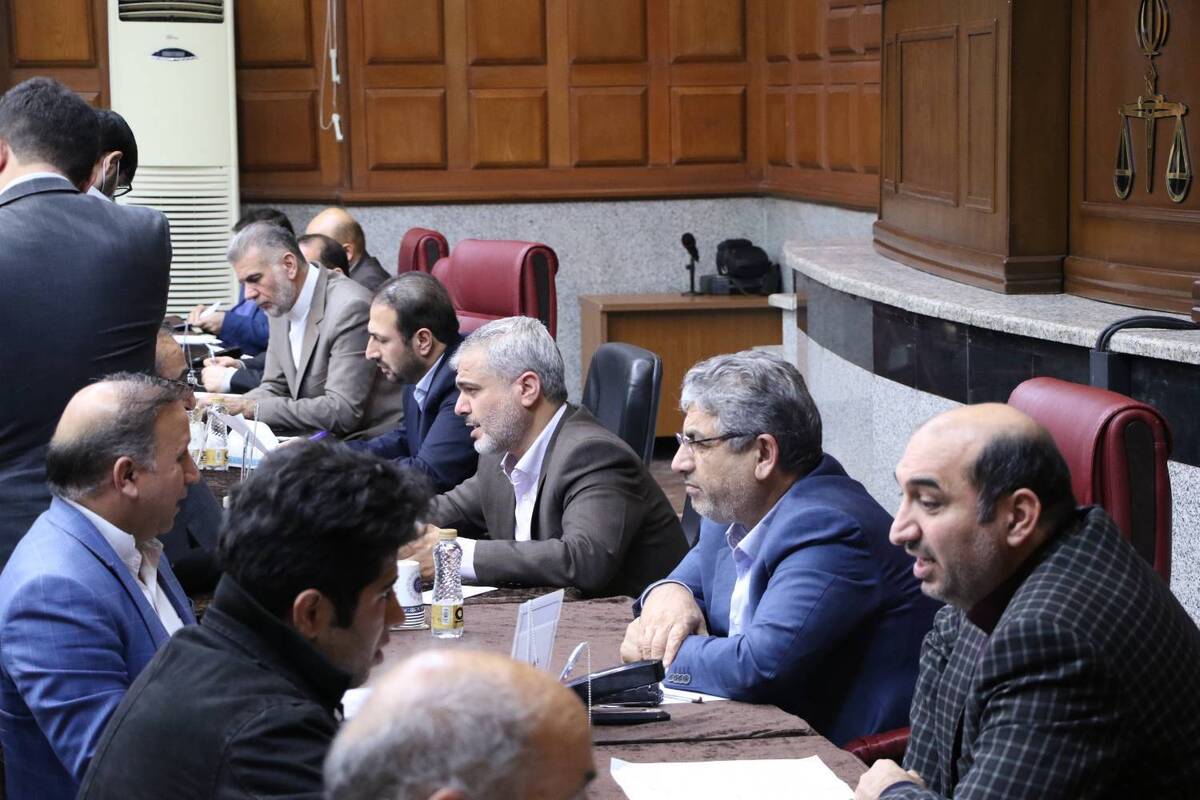 مسئولان قضایی دادگستری استان تهران به مشکلات حقوقی و قضایی ۳۲۵ نفر از مراجعان رسیدگی کردند