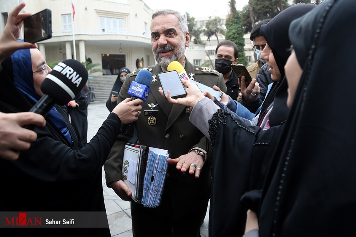 وزیر دفاع: تروریست‌ها از هر ناحیه‌ای ایران را تهدید کنند با برخورد متقابل و سخت مواجه خواهند شد