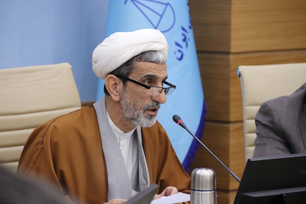 رئیس کل دادگستری اصفهان: نظارت دقیق و بهموقع بر اراضی ملی مانع از سوءاستفادهها میشود رئیس کل دادگستری اصفهان: نظارت دقیق و بهموقع بر اراضی ملی مانع از سوءاستفادهها میشود