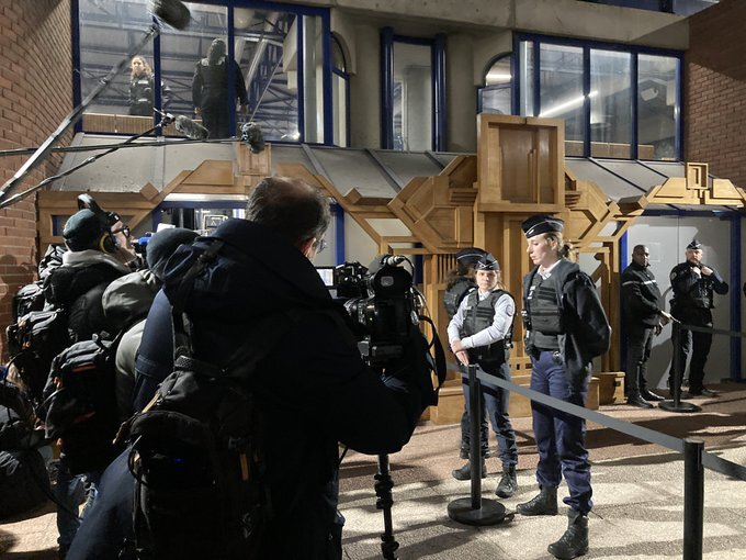 خودداری دادگاه فرانسه از زندانی کردن ۳ افسر پلیس متهم به آزار یک شهروند سیاه‌‎پوست