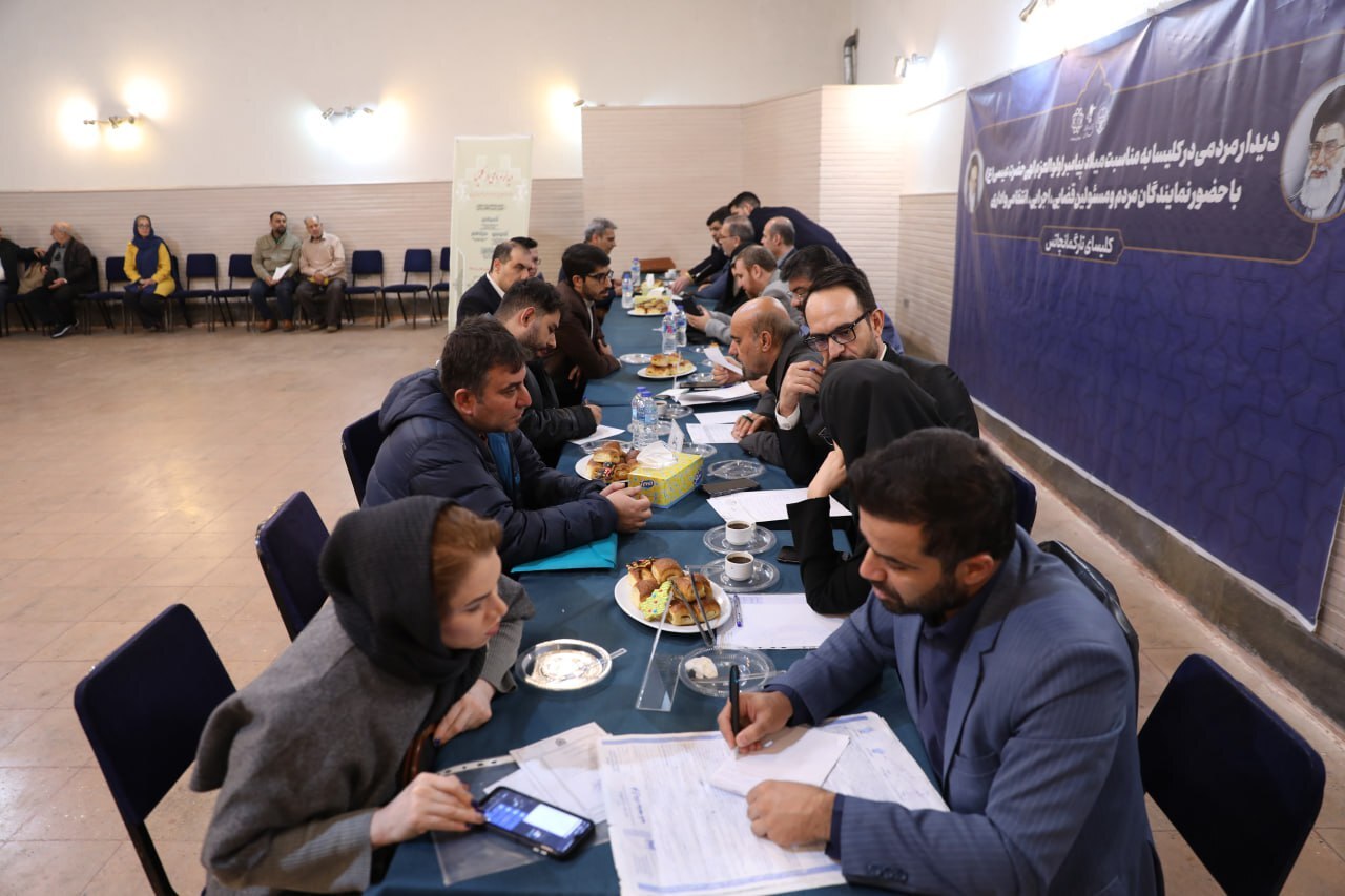 هموطنان مسیحی و ارامنه به مناسبت ولادت حضرت عیسی (ع) در کلیسا‌ها خدمات حقوقی دریافت کردند