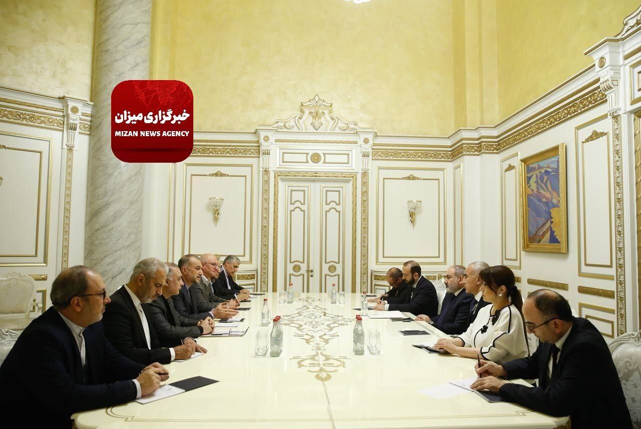 دیدار امیرعبداللهیان با پاشینیان/ وزیران امور خارجه ایران و ارمنستان گفتوگو کردند دیدار امیرعبداللهیان با پاشینیان/ وزیران امور خارجه ایران و ارمنستان گفتوگو کردند