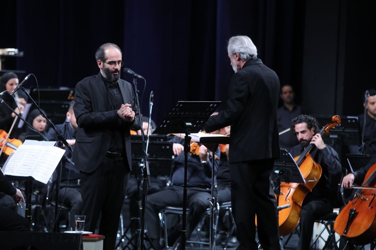 ادای دین ارکستر موسیقی ملی ایران به «بانوی آب و آینه» ادای دین ارکستر موسیقی ملی ایران به «بانوی آب و آینه»