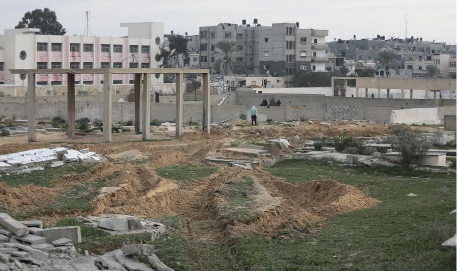 تصاویر ماهواره‌ای سی‌ان‌ان از هتک حرمت رژیم صهیونیستی به ۱۶ گورستان در غزه