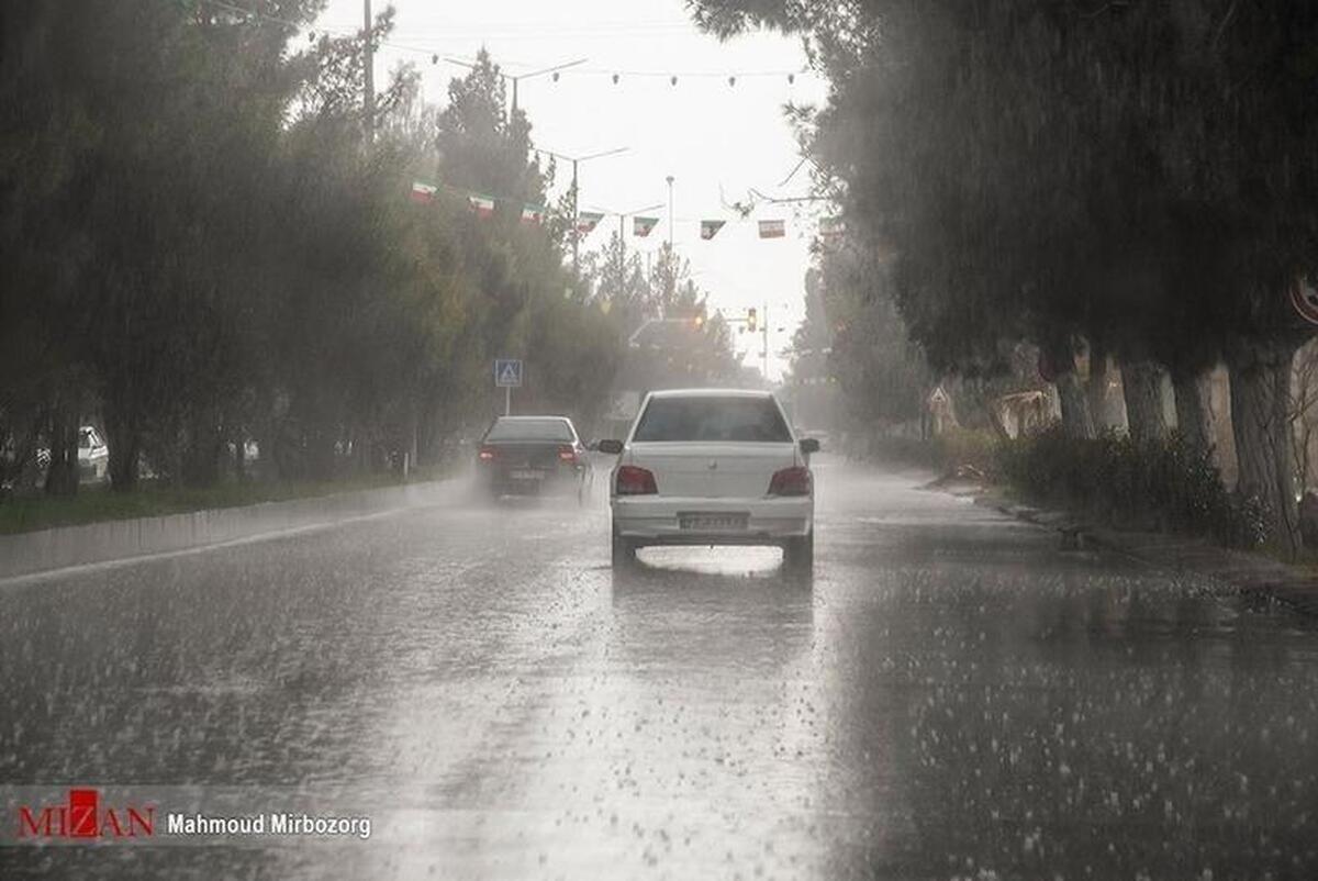 بارش باران در آزادراه قزوین – رشت و برخی محور‌های مازندران