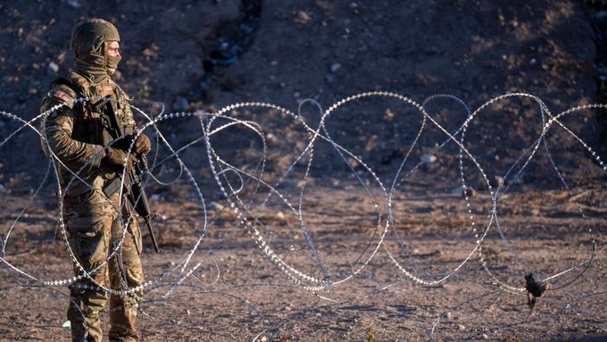 تگزاس به دنبال ایجاد ۳ هزار کیلومتر سیم خاردار در مرز آمریکا و مکزیک تگزاس به دنبال ایجاد ۳ هزار کیلومتر سیم خاردار در مرز آمریکا و مکزیک