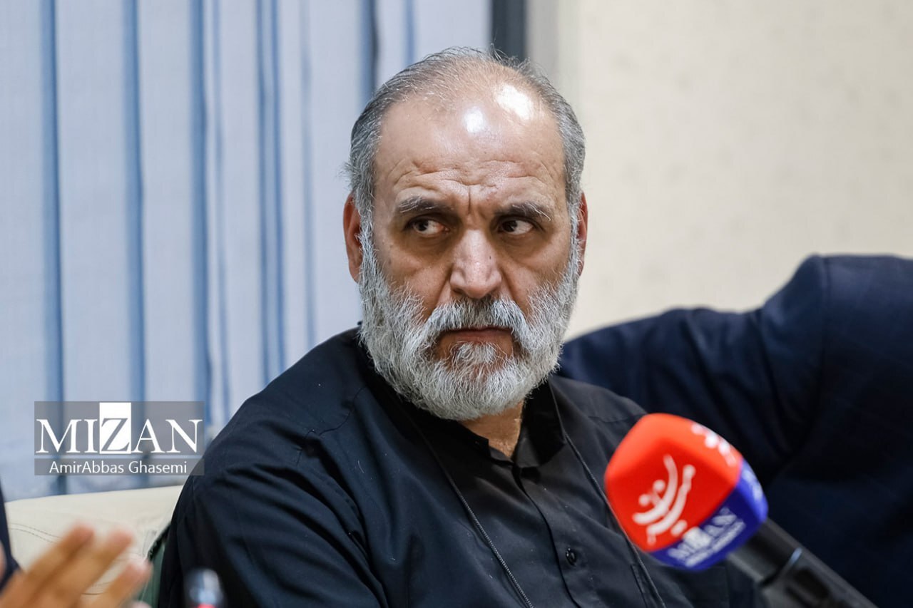 نشست صمیمی با خانواده‌های شهدای ترور/ تاکید بر مجازات منافقین