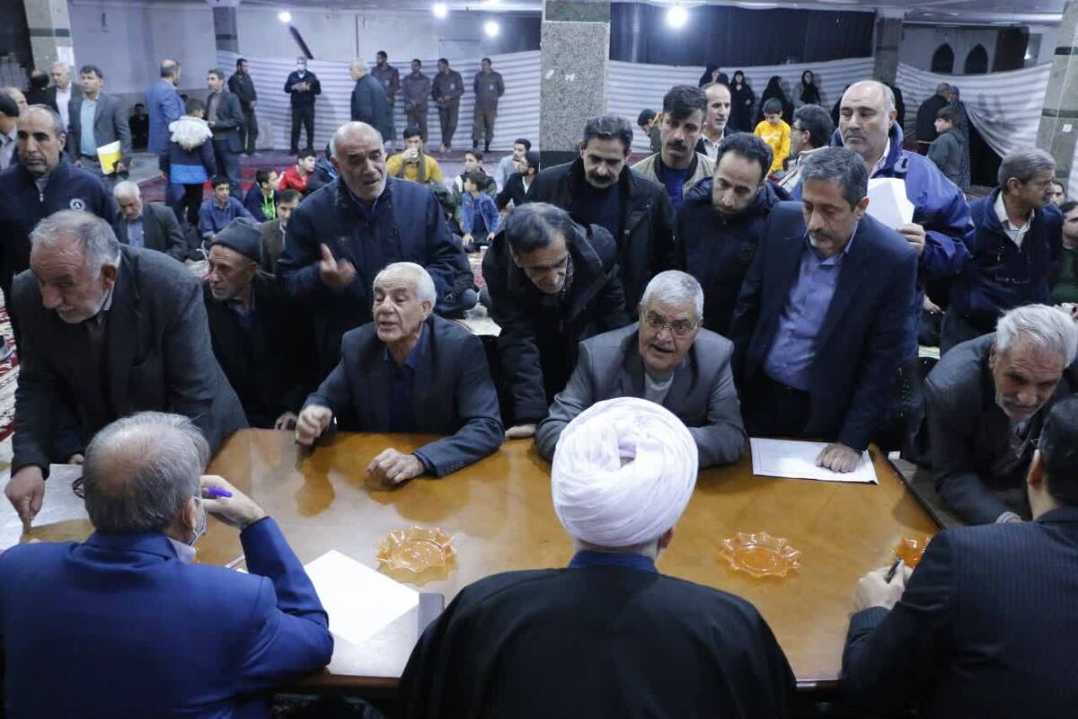 میز خدمت مسئولان قضایی استان لرستان در مسجد حضرت فاطمه الزهرا (س) شهرستان خرمآباد برگزار شد میز خدمت مسئولان قضایی استان لرستان در مسجد حضرت فاطمه الزهرا (س) شهرستان خرمآباد برگزار شد