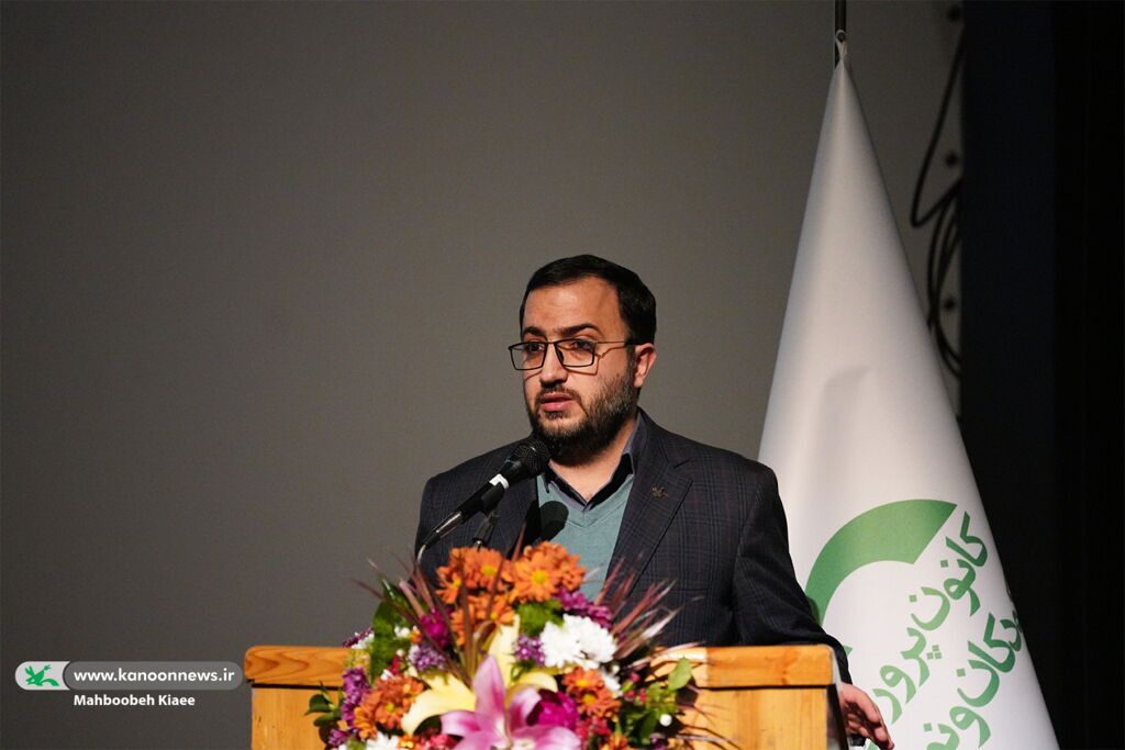 آیین رونمایی از شش اثر چاپ اول از زندهیاد نادر ابراهیمی برگزار شد آیین رونمایی از شش اثر چاپ اول از زندهیاد نادر ابراهیمی برگزار شد