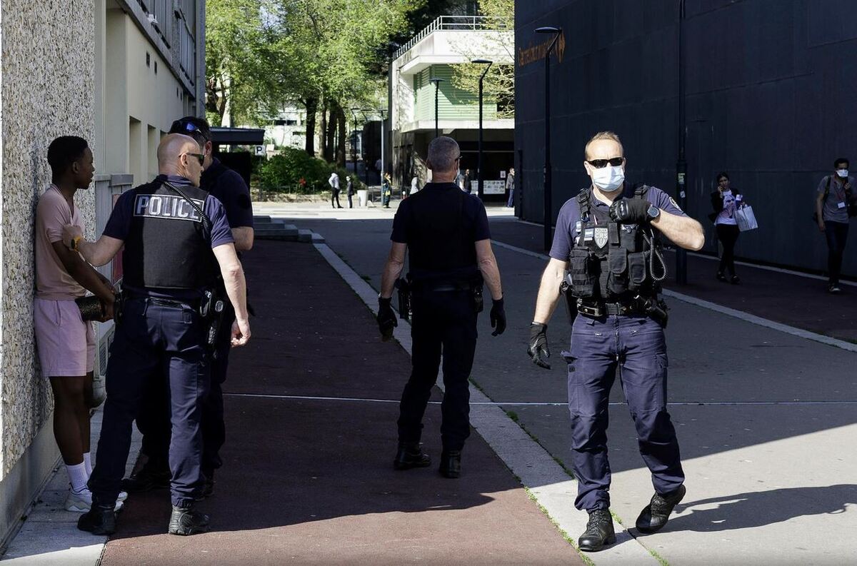 تحقیقات ویژه مقام سازمان ملل درباره فرانسه؛ عملکرد پلیس و ممنوعیت حجاب بررسی می‎شود