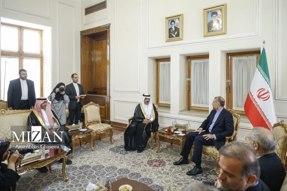 دیدار سفیر عربستان با وزیر امور خارجه؛ پیام ملک سلمان تسلیم ایران شد