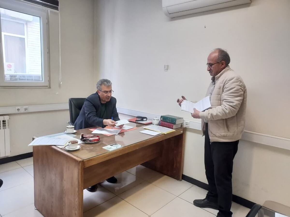 مسئولان قضایی دادگستری استان تهران با حضور در مرکز ملاقات مردمی قوه قضاییه به مشکلات ۲۴ نفر از مراجعان رسیدگی کردند